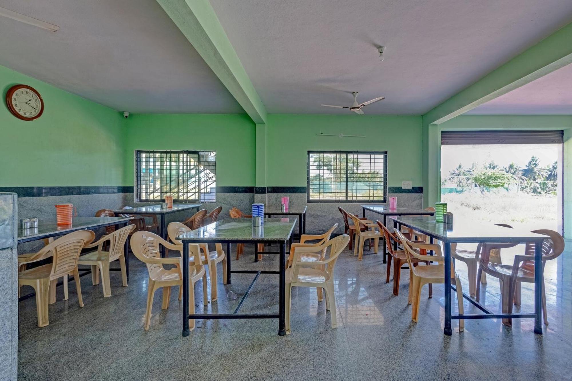 Spot On B R Comforts Krs Back Water Hotel Hosa Kannambadi Exterior photo