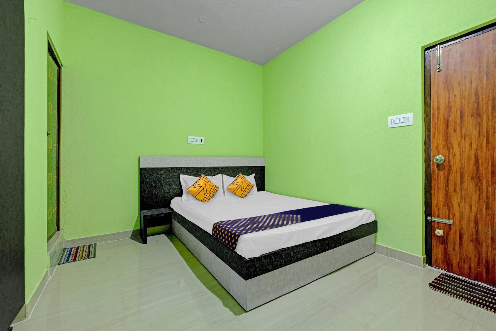 Spot On B R Comforts Krs Back Water Hotel Hosa Kannambadi Exterior photo