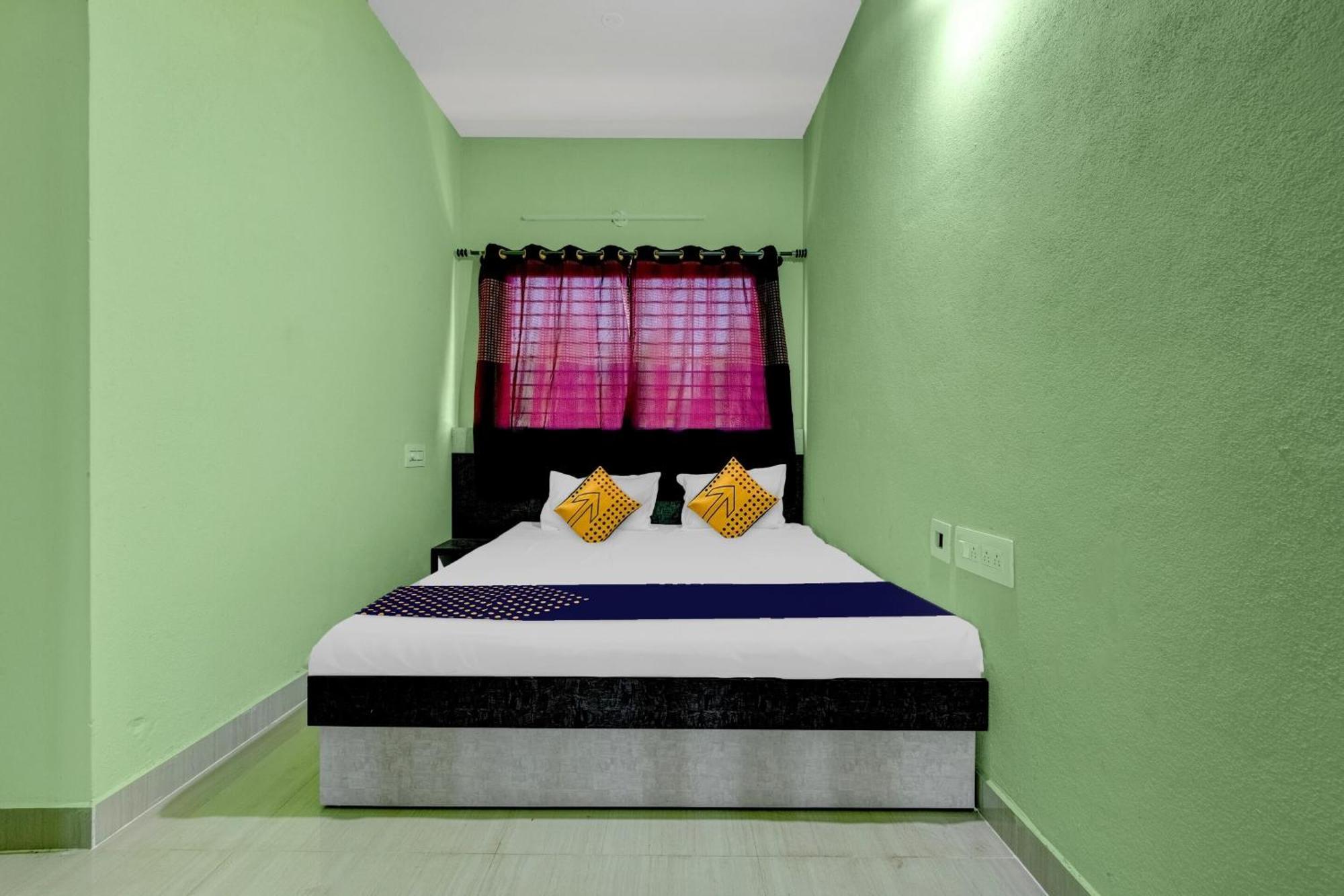 Spot On B R Comforts Krs Back Water Hotel Hosa Kannambadi Exterior photo